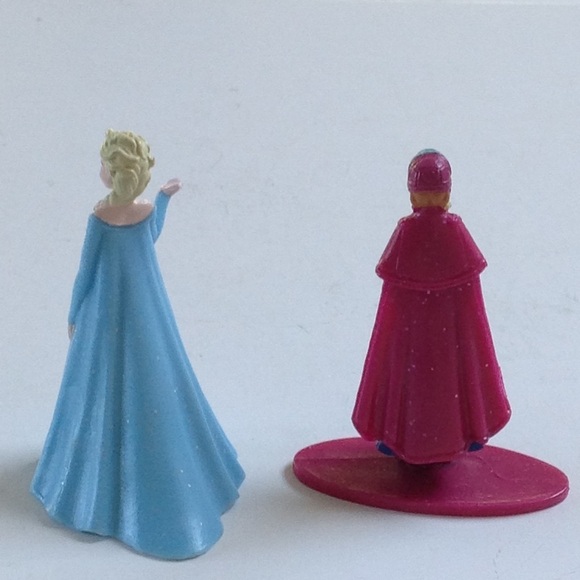 Frozen Princess Anna Queen Elsa Mini Figure Collectible Girls Toy - Picture 5 of 7